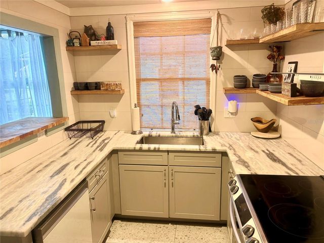 2830 48TH STREET S, Gulfport, FL 33711
