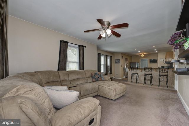 130 GREENWOOD AVE, Burlington, NJ 08016