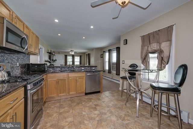 130 GREENWOOD AVE, Burlington, NJ 08016