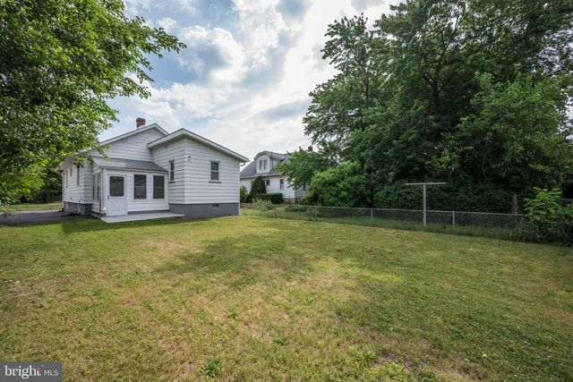 130 GREENWOOD AVE, Burlington, NJ 08016