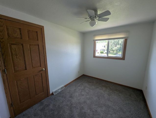 1640 S WESTHAVEN DRIVE, Oshkosh, WI 54904