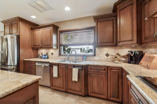 3803 BAYSIDE CIRCLE, Bradenton, FL 34210