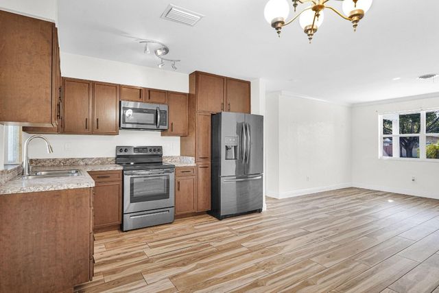 341 NW 37th Street, Deerfield Beach, FL 33064