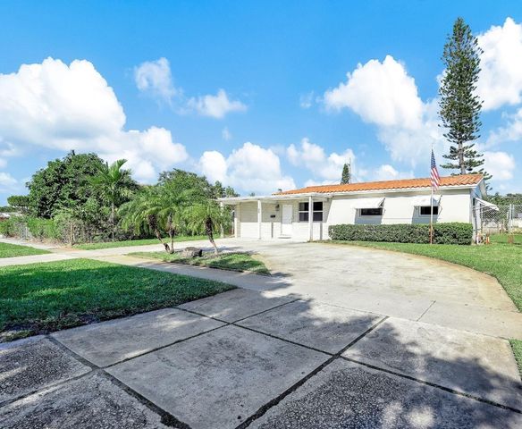 341 NW 37th Street, Deerfield Beach, FL 33064