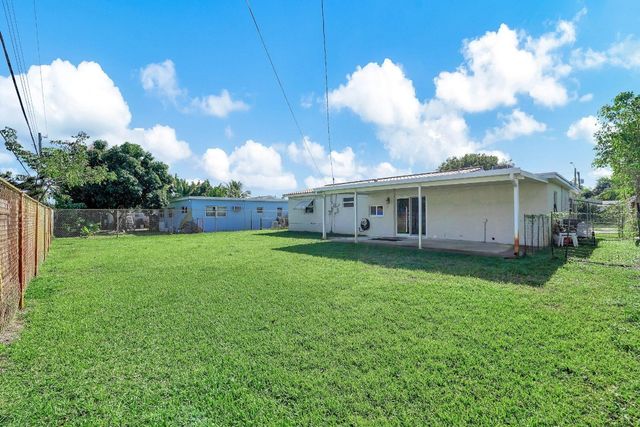 341 NW 37th Street, Deerfield Beach, FL 33064