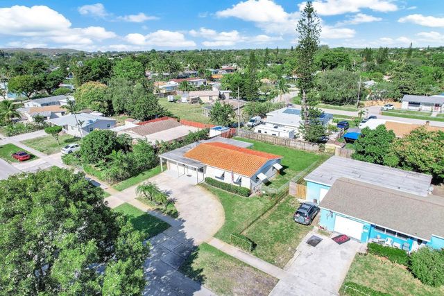 341 NW 37th Street, Deerfield Beach, FL 33064