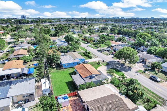 341 NW 37th Street, Deerfield Beach, FL 33064