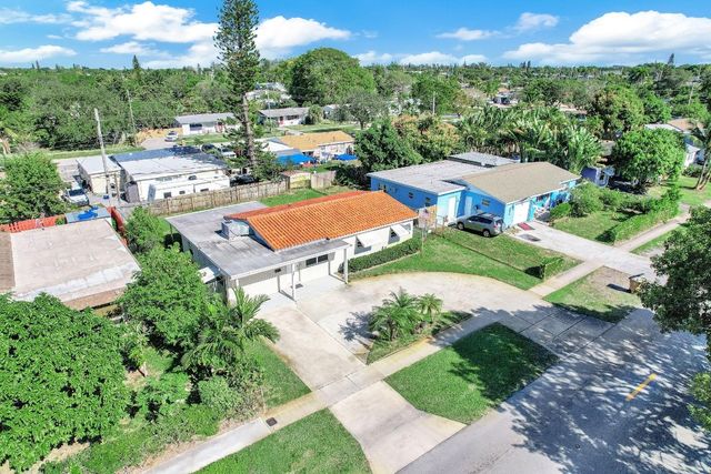 341 NW 37th Street, Deerfield Beach, FL 33064