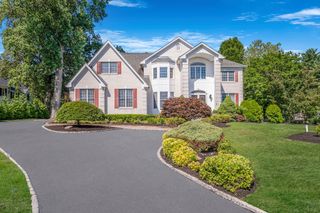 3 Kohlsaat Court, Smithtown, NY 11787
