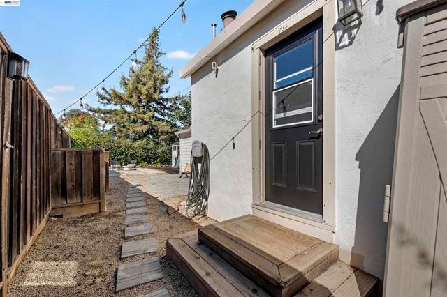 1730 5th Steet, Livermore, CA 94550