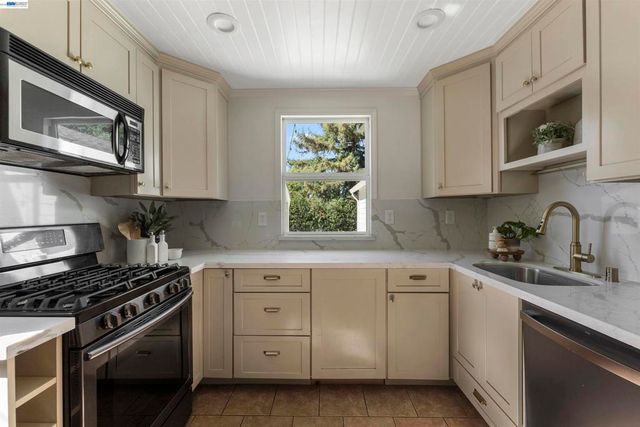 1730 5th Steet, Livermore, CA 94550