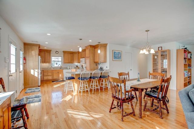 19 Datewood St, Wareham, MA 02571
