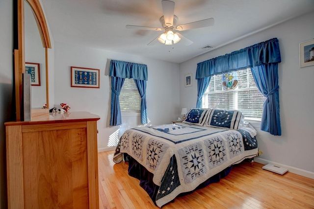 19 Datewood St, Wareham, MA 02571