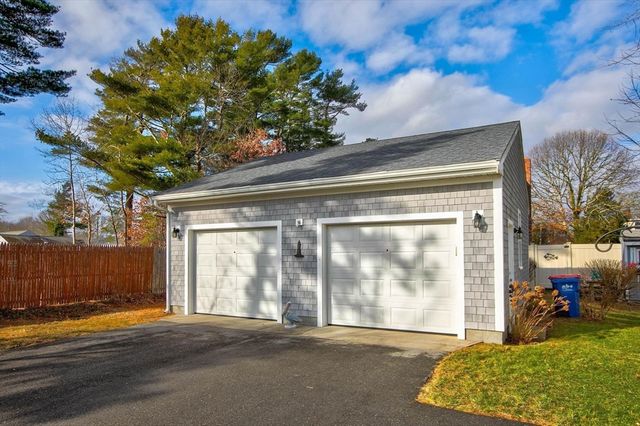 19 Datewood St, Wareham, MA 02571