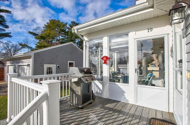 19 Datewood St, Wareham, MA 02571