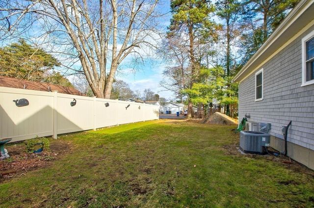 19 Datewood St, Wareham, MA 02571