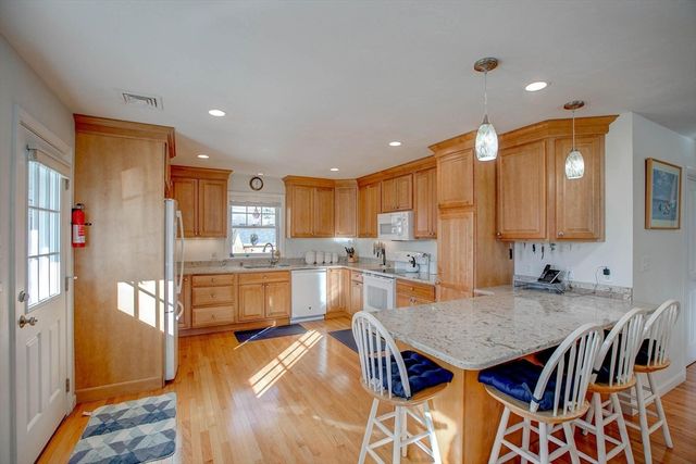 19 Datewood St, Wareham, MA 02571