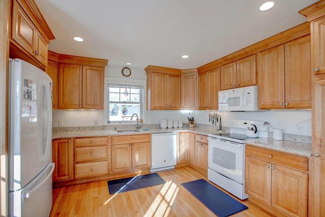 19 Datewood St, Wareham, MA 02571