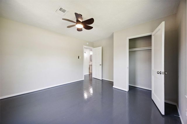 5206 Willow Glen Drive, Houston, TX 77033