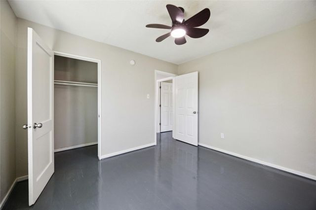 5206 Willow Glen Drive, Houston, TX 77033