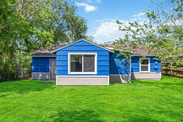 5206 Willow Glen Drive, Houston, TX 77033