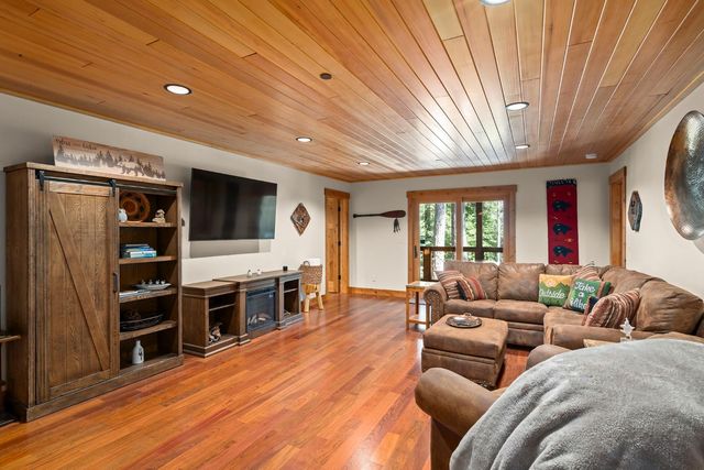 563 Robin Rd, Homewood, CA 96142