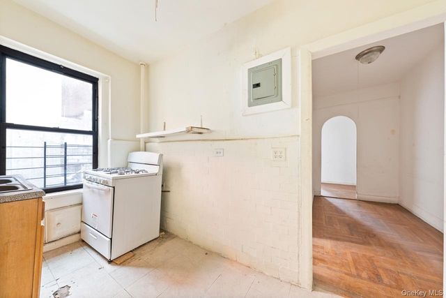 1715 Nelson Avenue 4F, Bronx, NY 10453