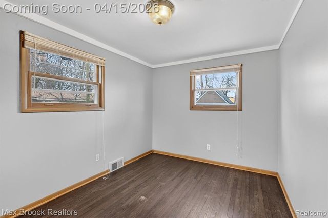 9024 Mandon Road, White Lake, MI 48386