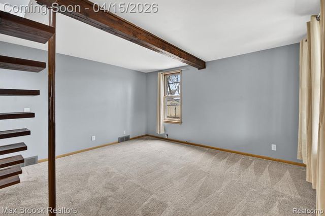 9024 Mandon Road, White Lake, MI 48386