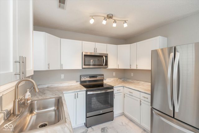 6465 Amick Way, Indianapolis, IN 46268