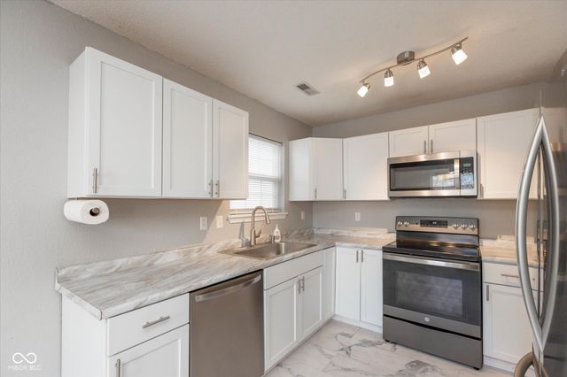 6465 Amick Way, Indianapolis, IN 46268