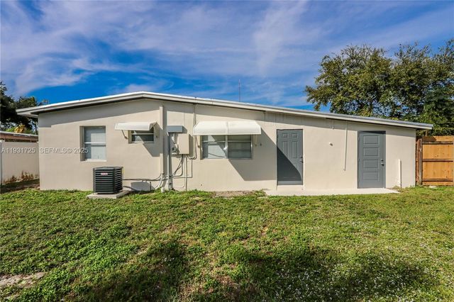 3601 SW 44th Ave, West Park, FL 33023