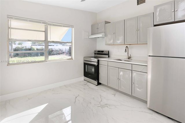 3601 SW 44th Ave, West Park, FL 33023