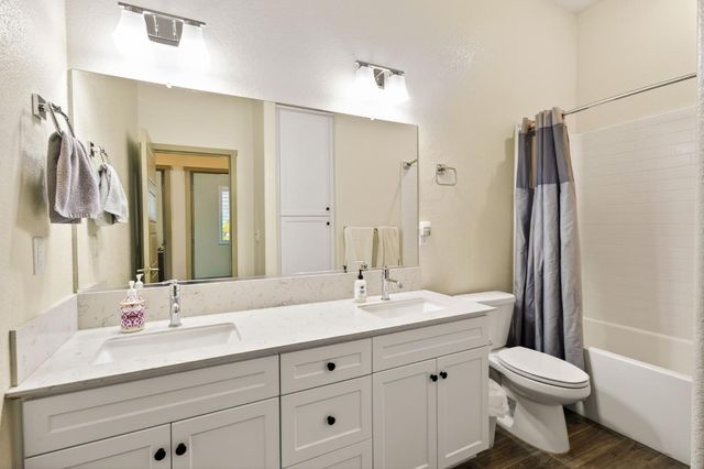 2396 Aviles Dr, Merced, CA 95340