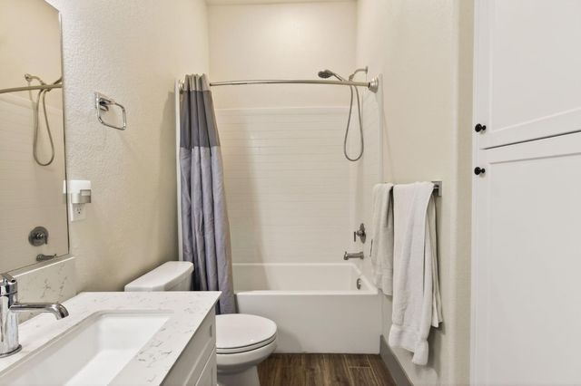 2396 Aviles Dr, Merced, CA 95340