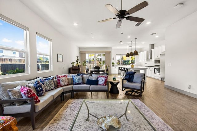 2396 Aviles Dr, Merced, CA 95340