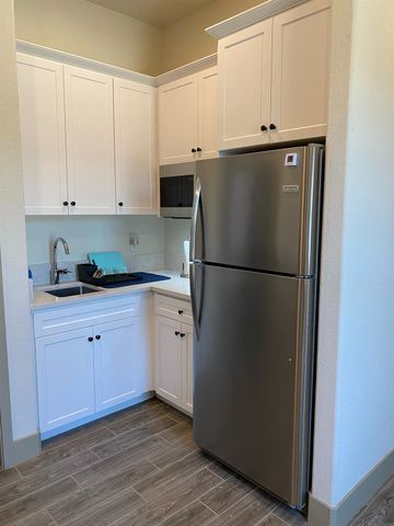 2396 Aviles Dr, Merced, CA 95340