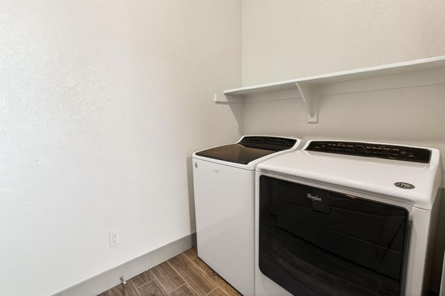 2396 Aviles Dr, Merced, CA 95340