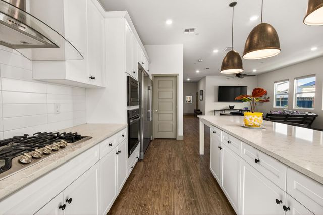 2396 Aviles Dr, Merced, CA 95340