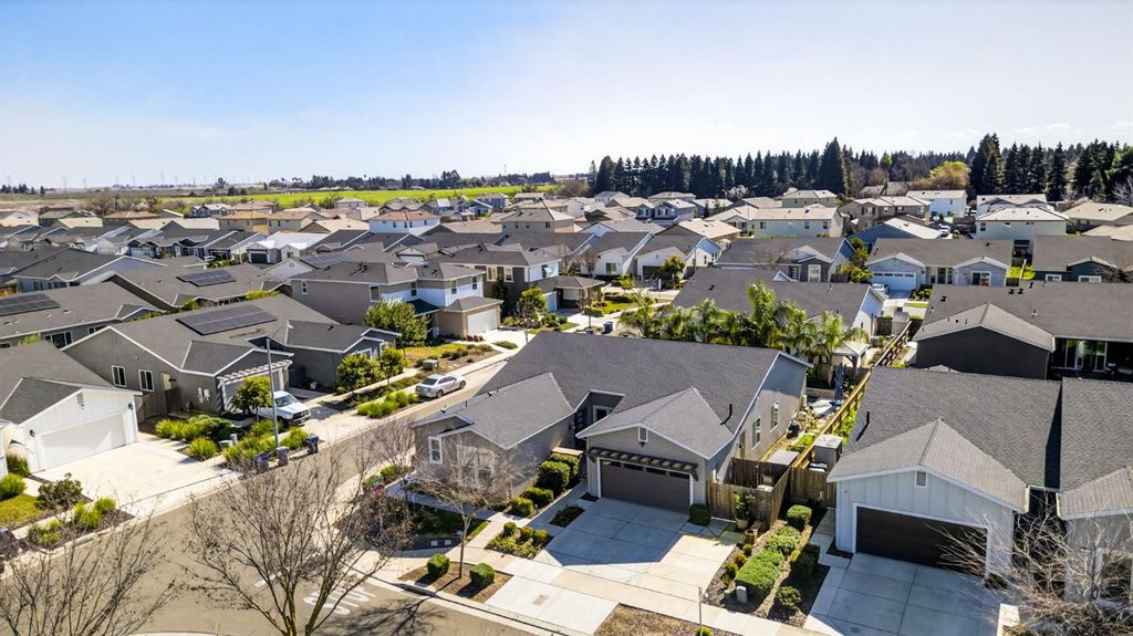 2396 Aviles Dr, Merced, CA 95340