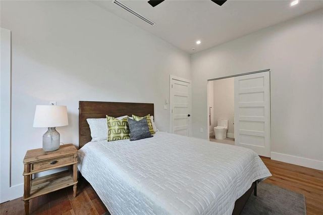 1111 W Annie ST B, Austin, TX 78704