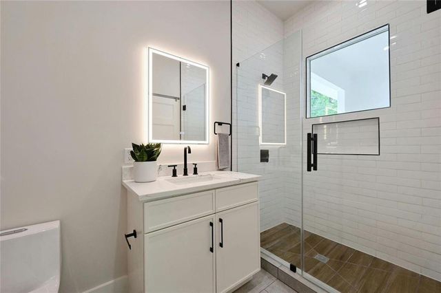1111 W Annie ST B, Austin, TX 78704