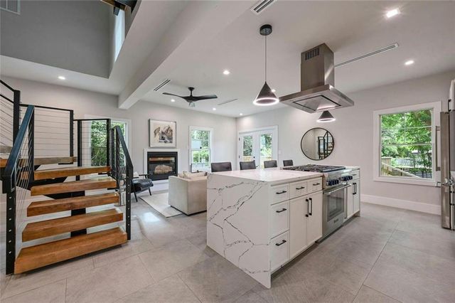 1111 W Annie ST B, Austin, TX 78704
