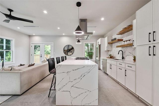 1111 W Annie ST B, Austin, TX 78704