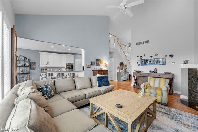 585 Burgess Circle, Aurora, OH 44202