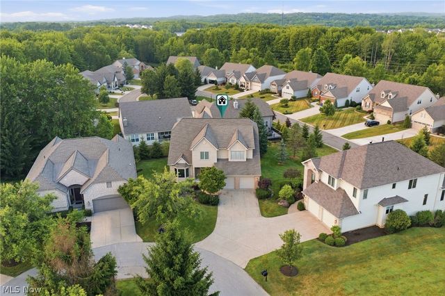 585 Burgess Circle, Aurora, OH 44202