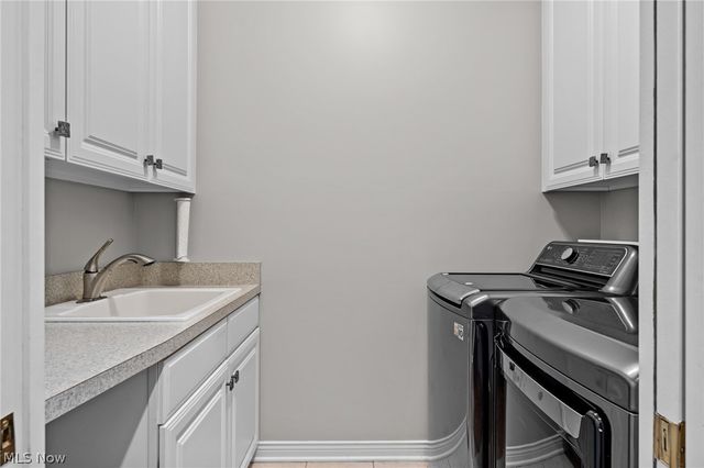 585 Burgess Circle, Aurora, OH 44202