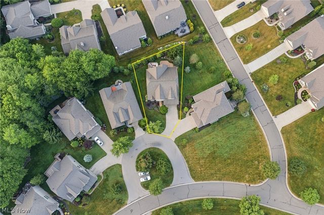 585 Burgess Circle, Aurora, OH 44202