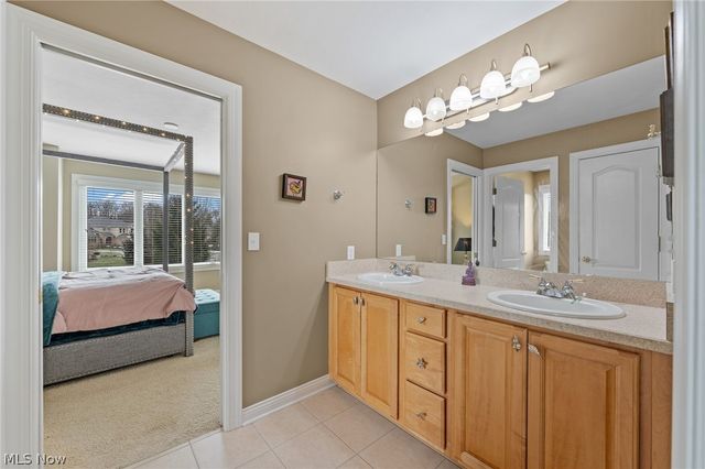 585 Burgess Circle, Aurora, OH 44202
