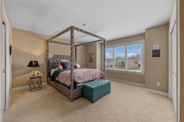 585 Burgess Circle, Aurora, OH 44202